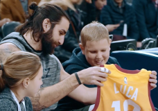 Els protagonistes del curt Stronger Together, produït per Ricky Rubio i que s’estrena mundialment a FILMETS, presentaran aquest dissabte a les 12.30 hores al Teatre Zorrilla de  Badalona