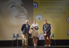 (Català) Assumpta Serna ha rebut aquesta tarda la Venus d’Honor de FILMETS Badalona Film Festival