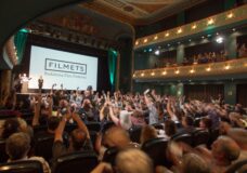 (Català) Inaugurada al Teatre Zorrilla de Badalona la 48a edició de FILMETS Badalona Film Festival amb un teatre ple a vessar i diversos cineastes a l’escenari